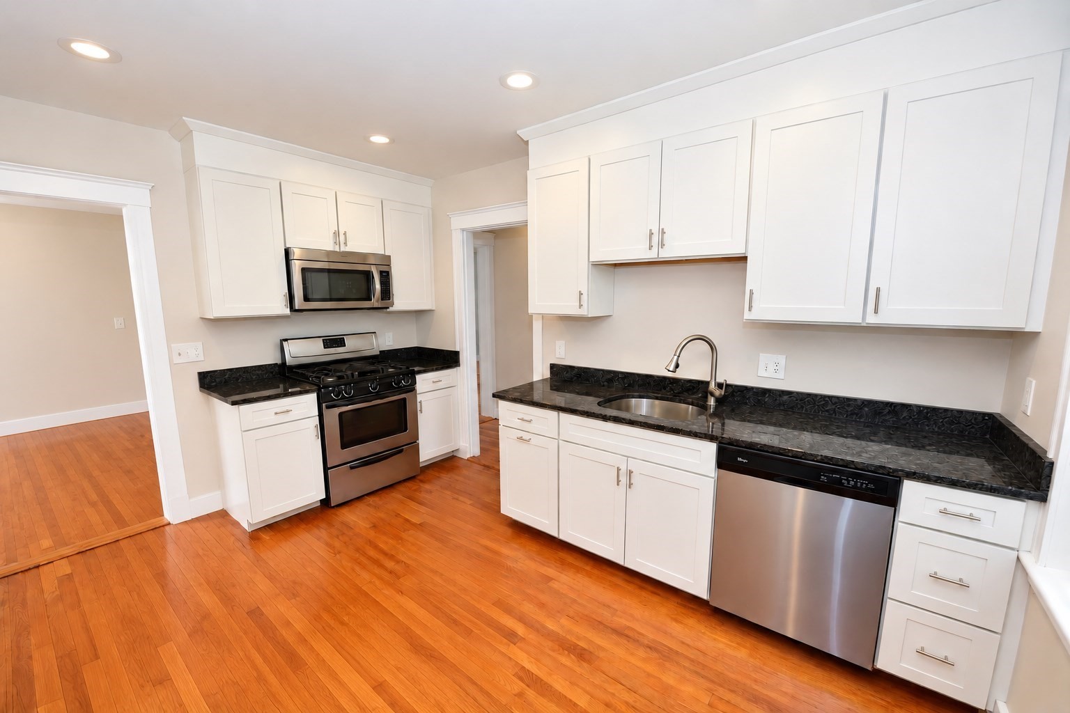 9 Bailey St # 3 Property Photo 5
