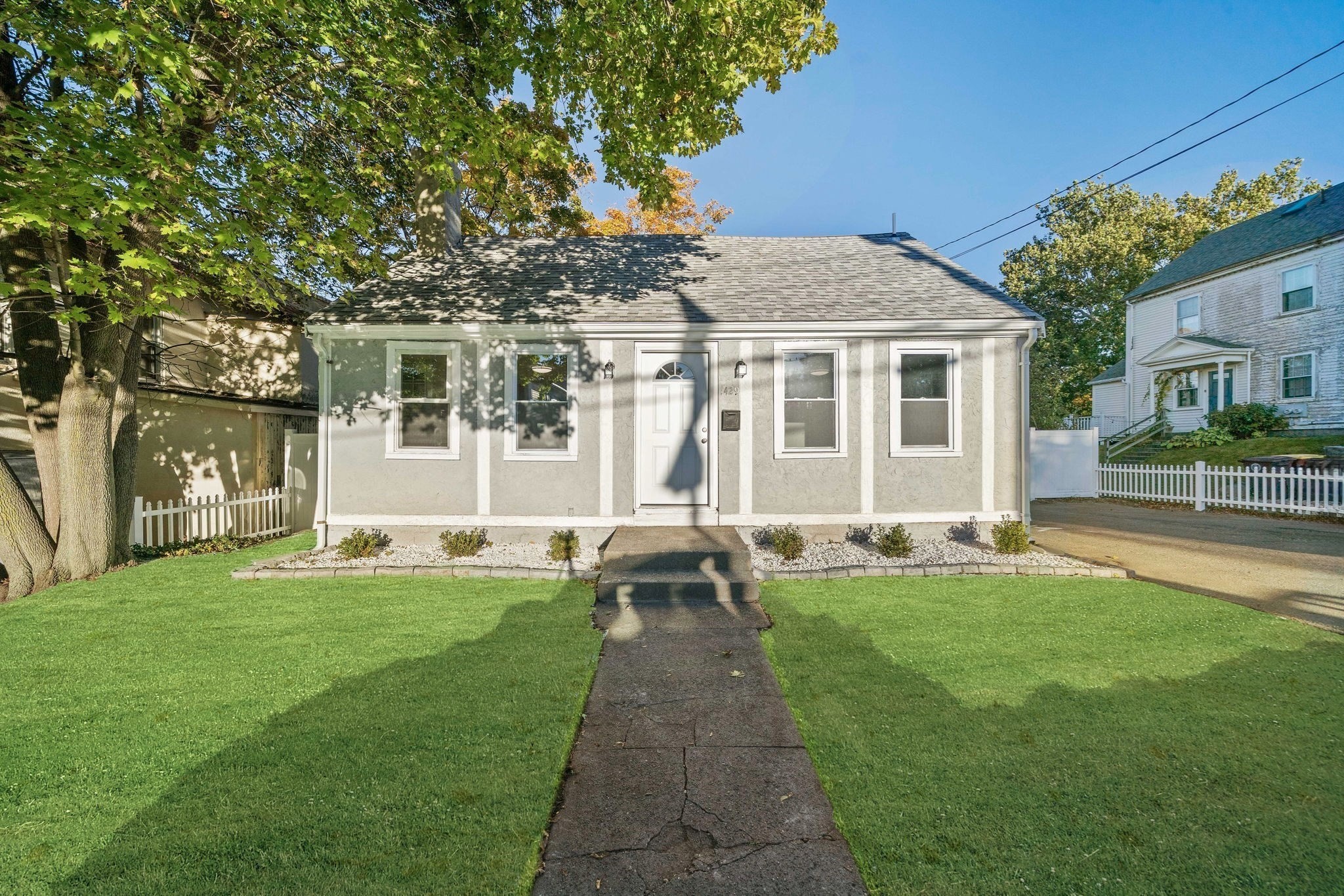 1429 Pleasant Street Property Photo 1