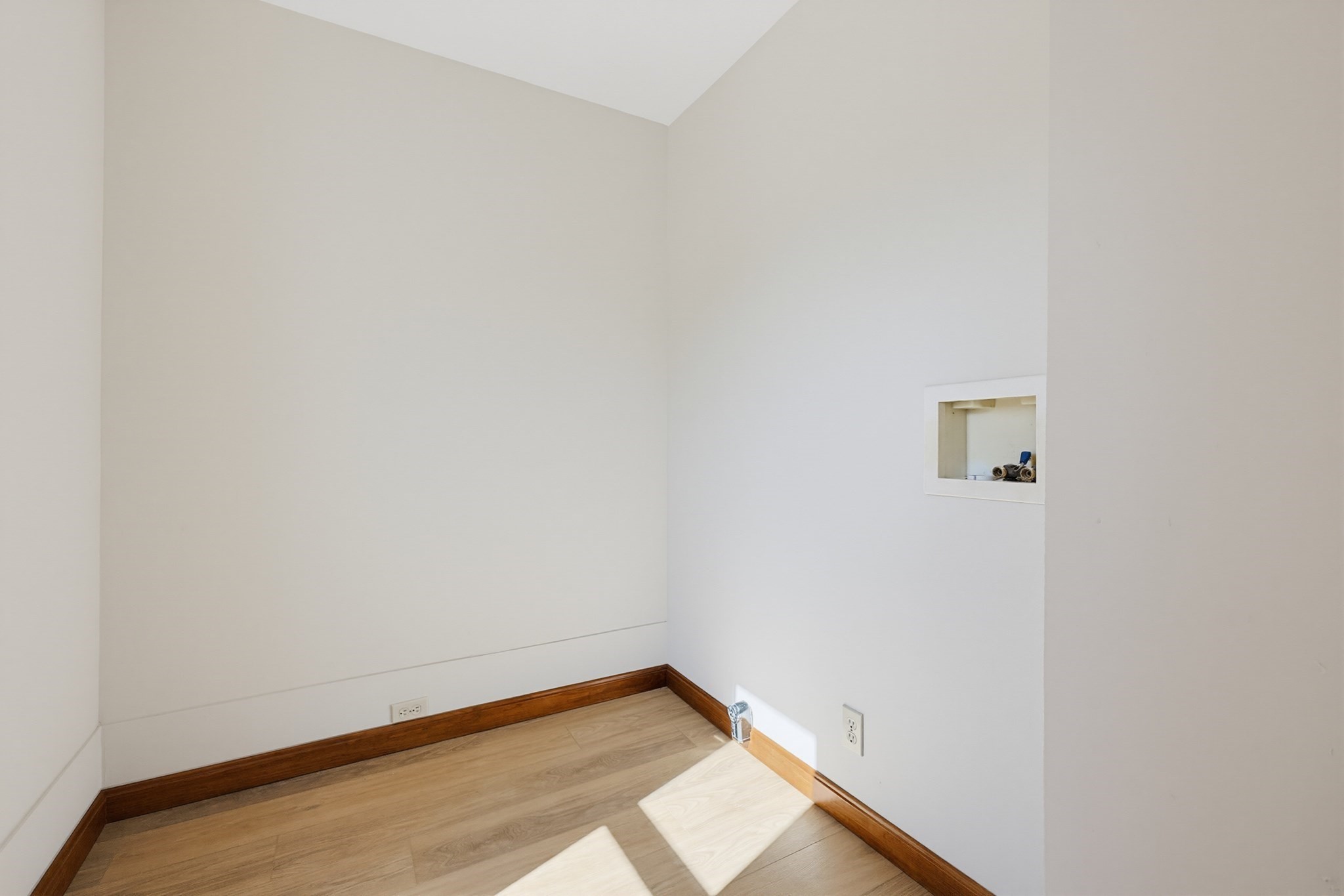 37 Logan Ave Property Photo 12