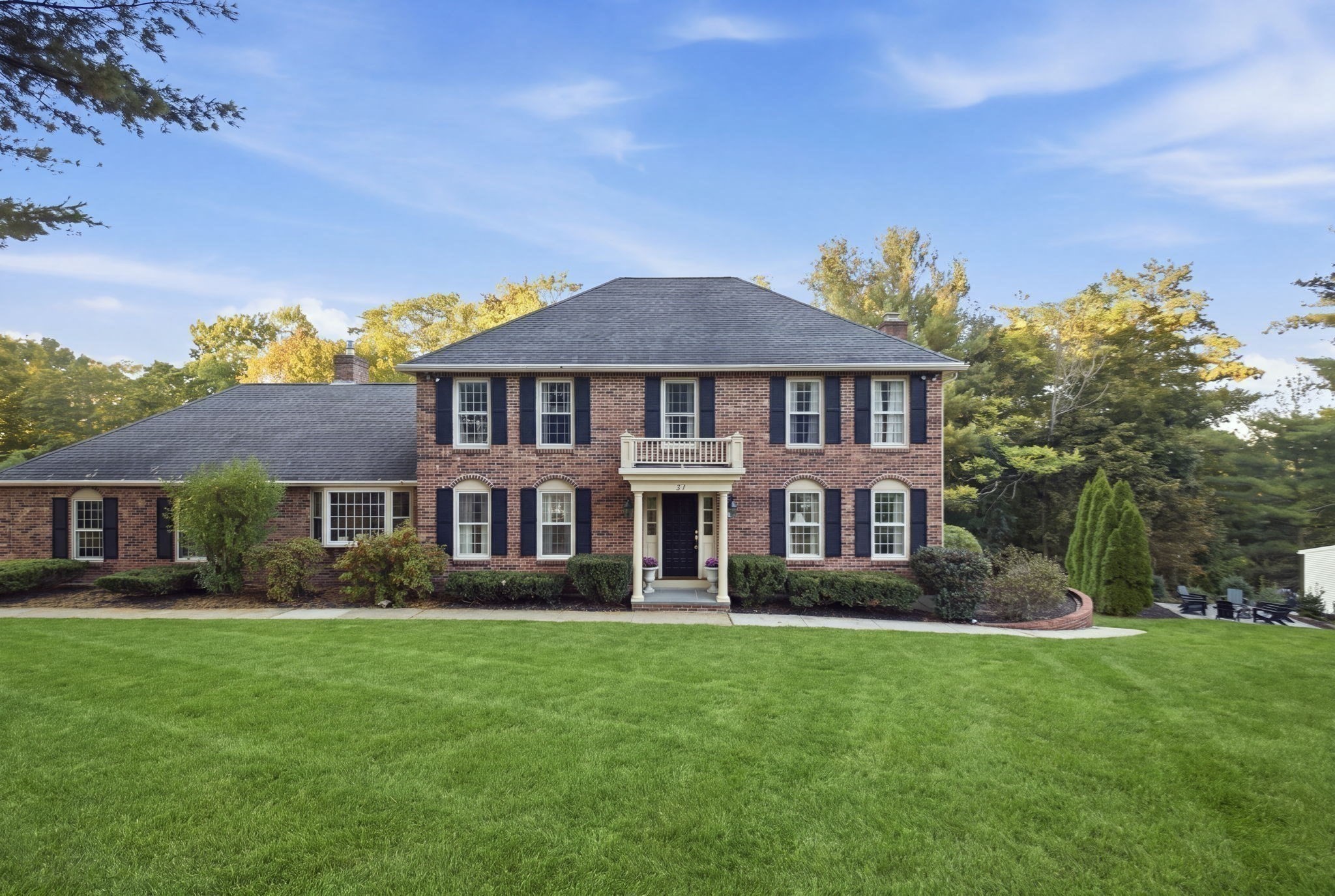 37 Smithshire Est Property Photo 1