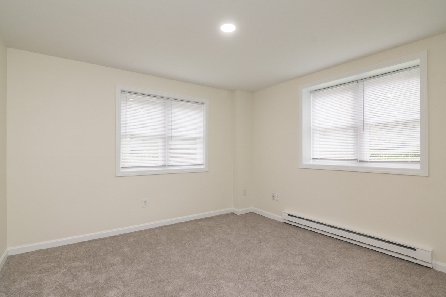 1285 Calkins Rd # B Property Photo 11