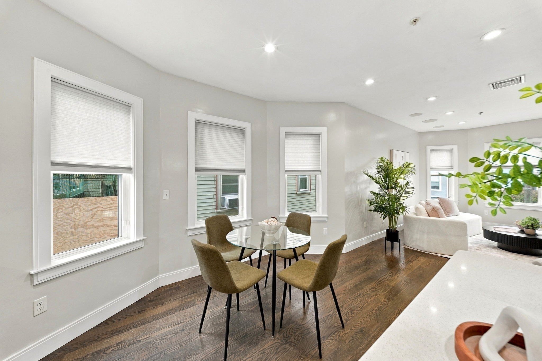 9 Lithgow St # 1 Property Photo 10
