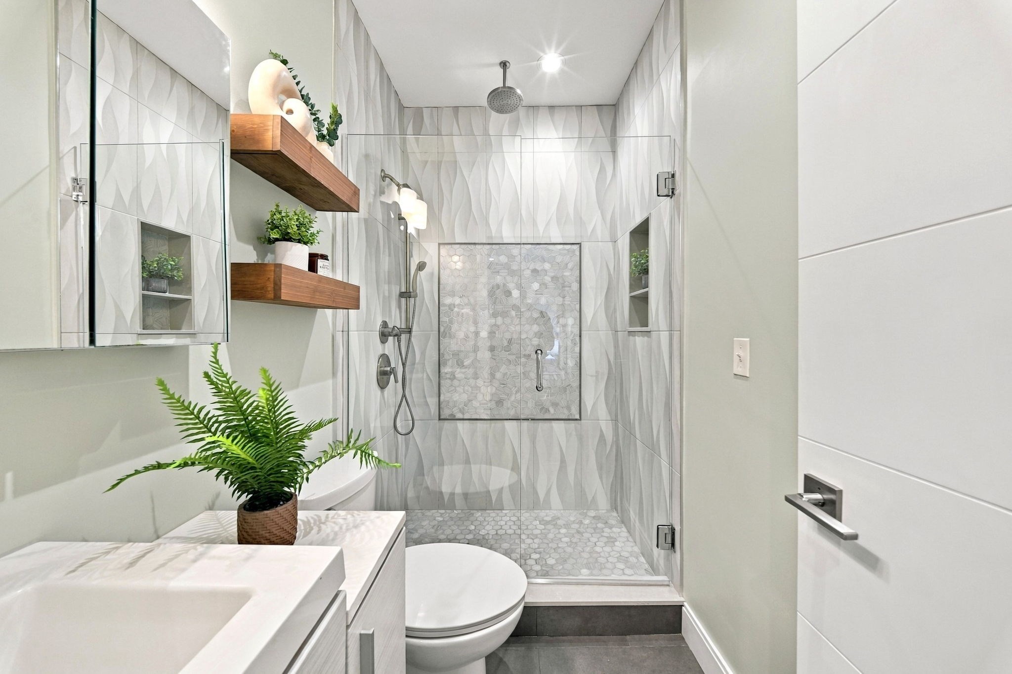 9 Lithgow St # 1 Property Photo 17