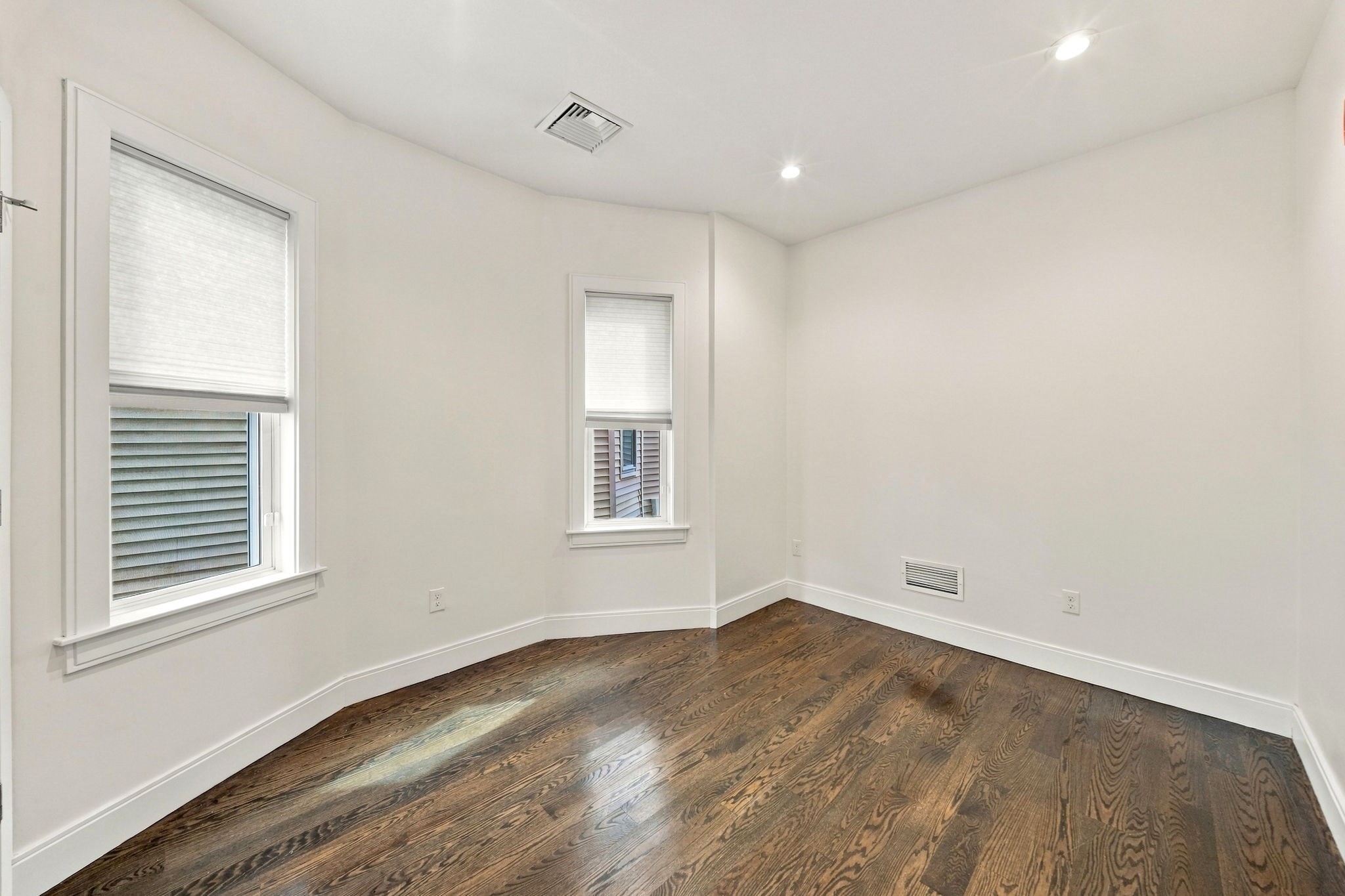 9 Lithgow St # 1 Property Photo 19
