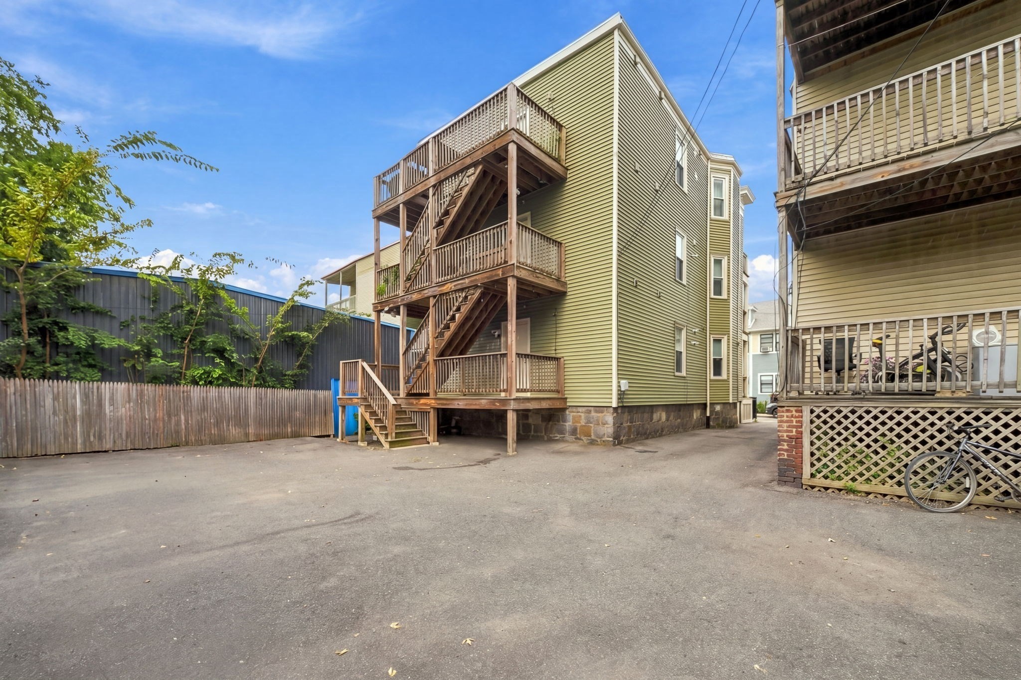 9 Lithgow St # 1 Property Photo 30