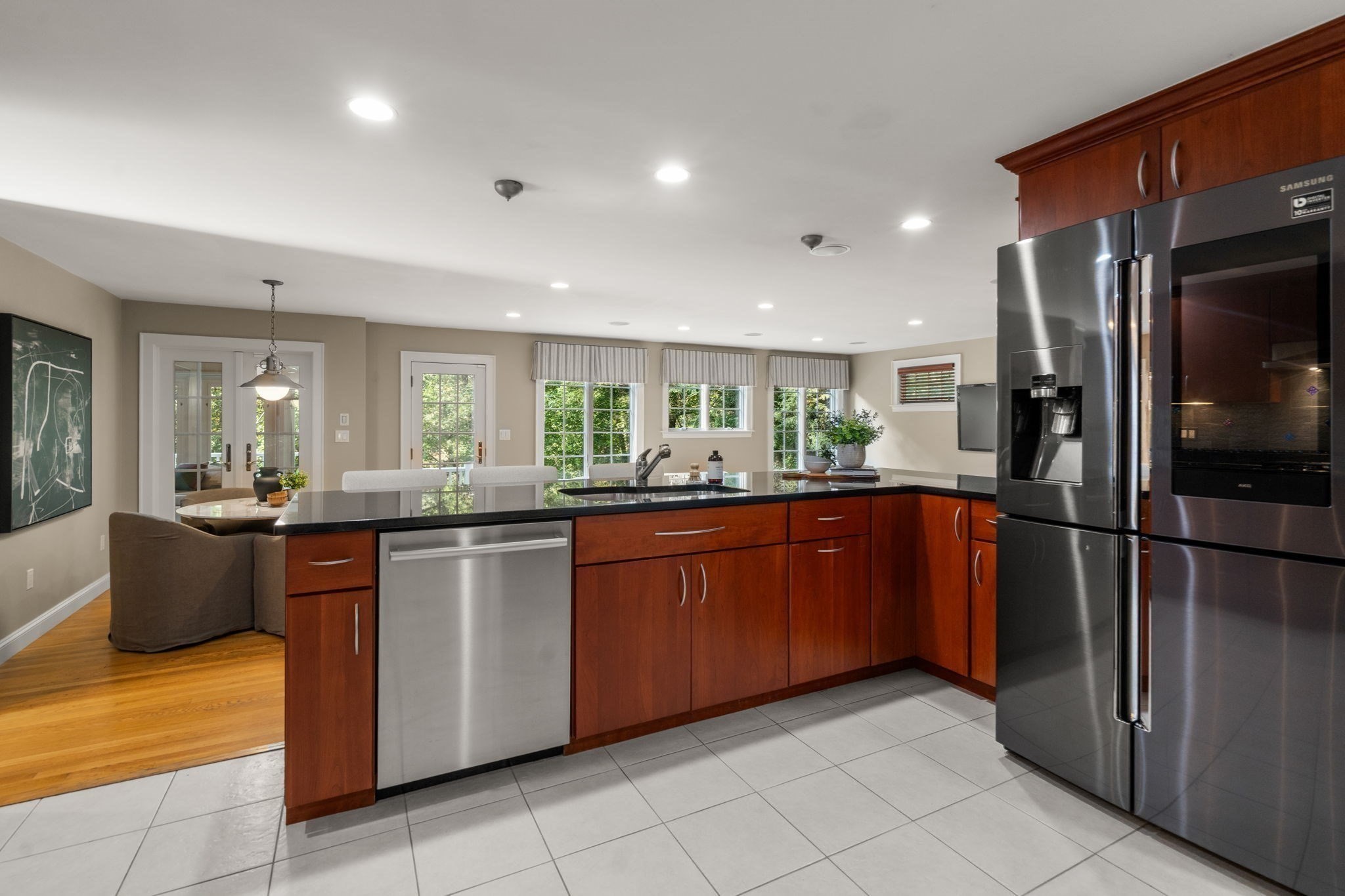 42 Sheridan Rd Property Photo 5