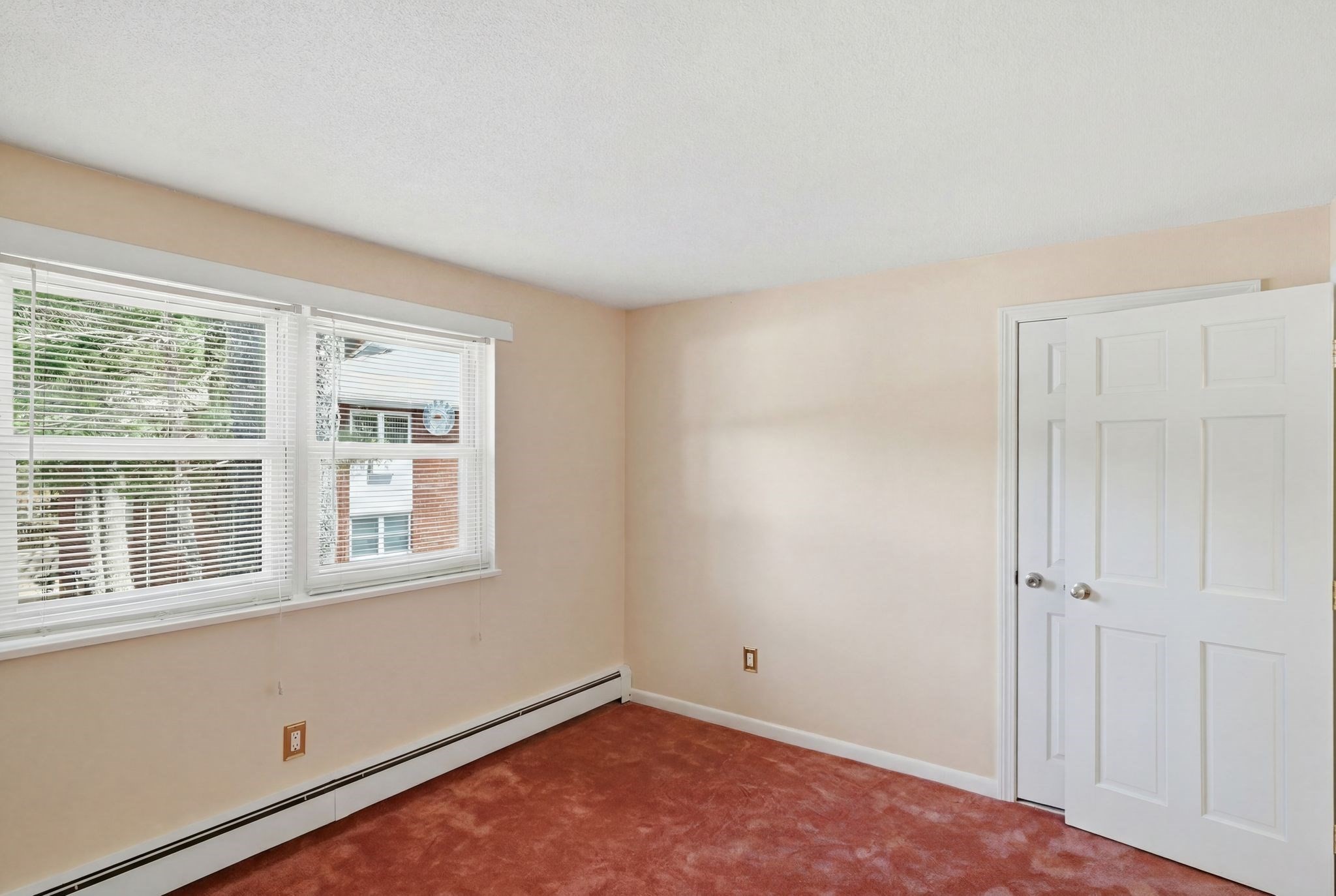 4 Colonial Dr # 11 Property Photo 10