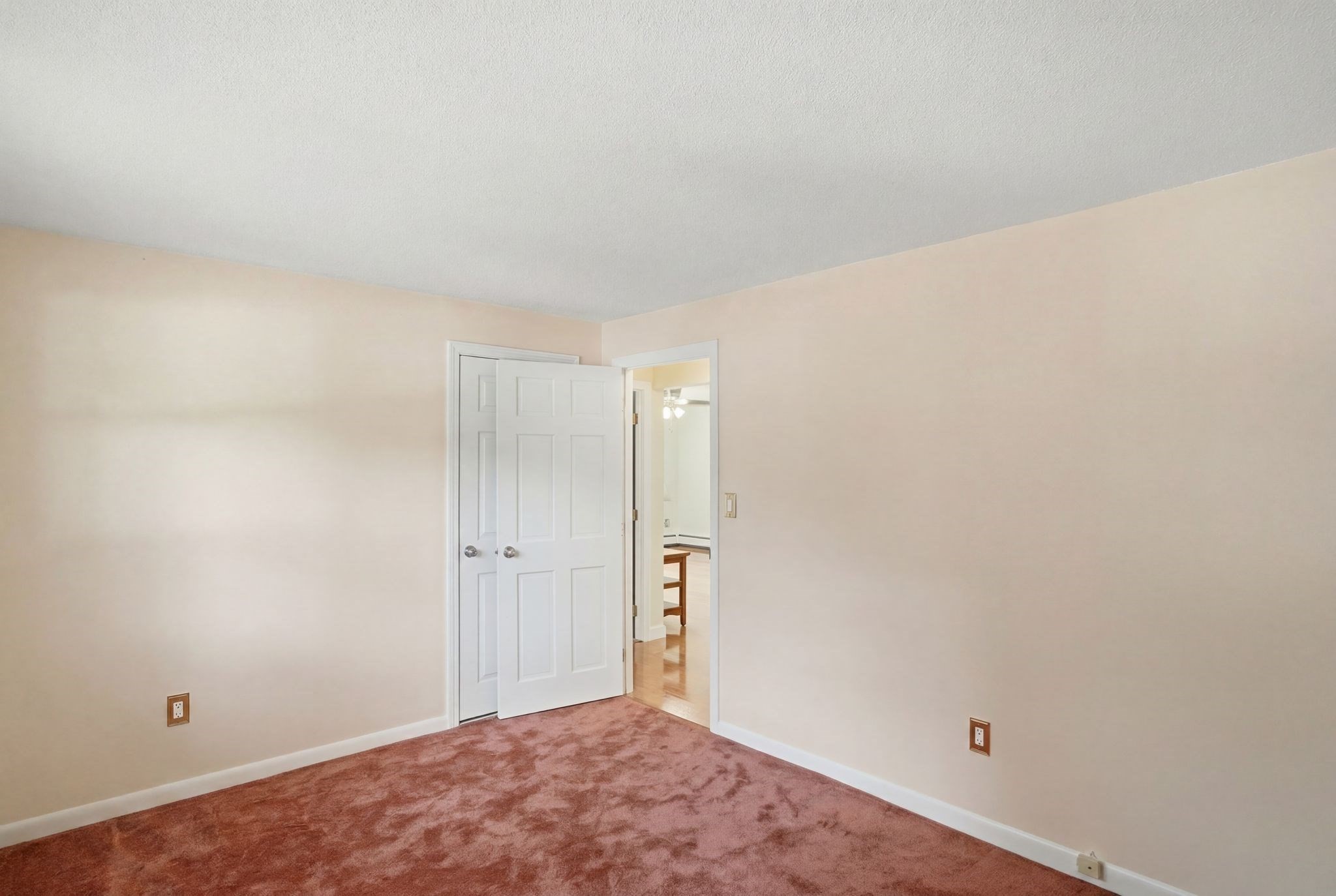 4 Colonial Dr # 11 Property Photo 11