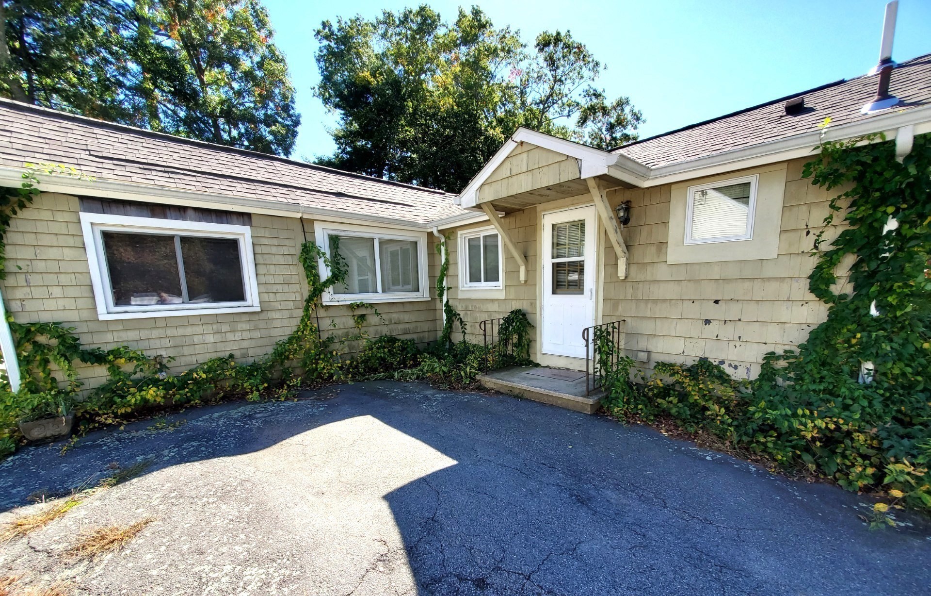80 West St. Property Photo 1