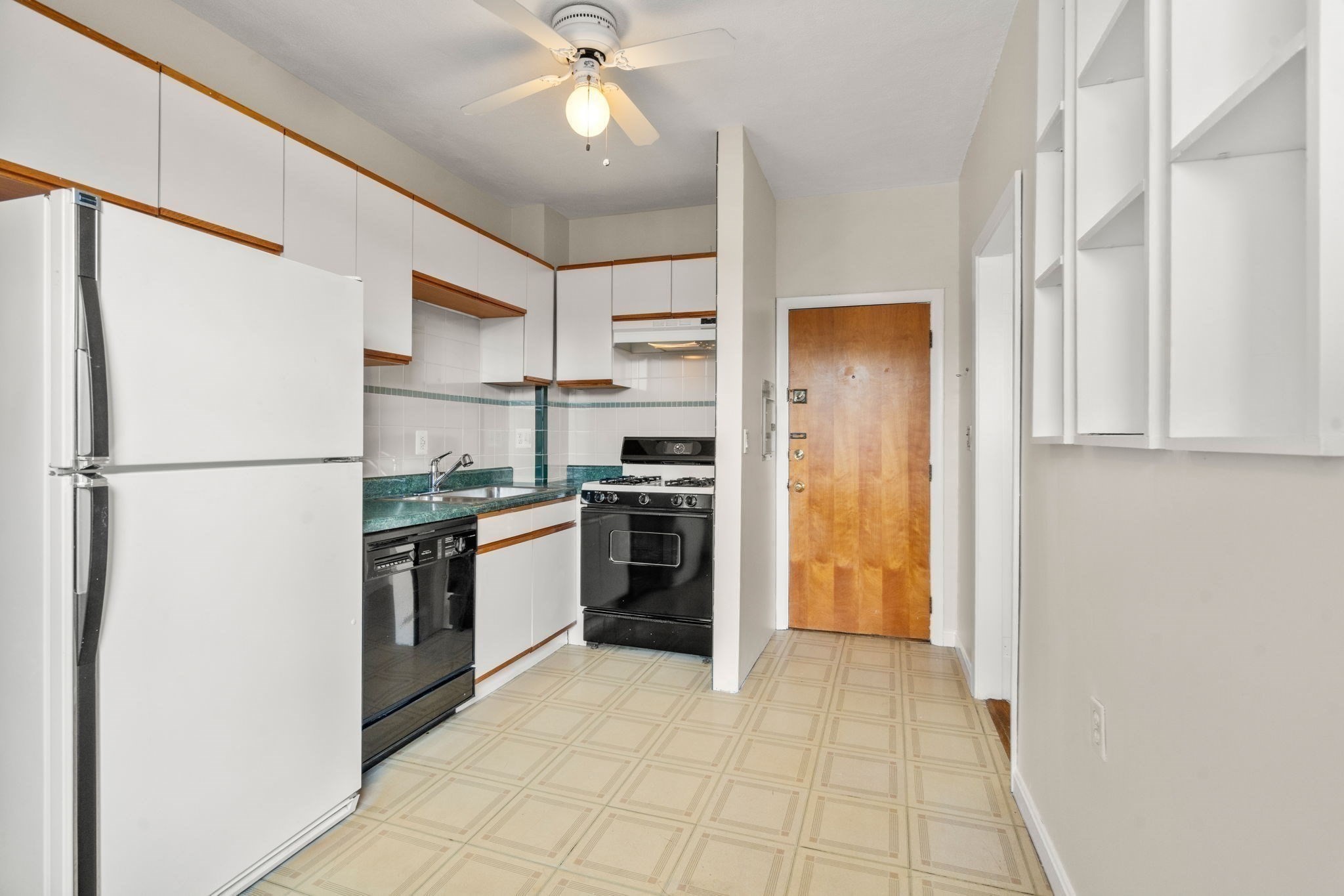 61 Thatcher St # 5a Property Photo 8