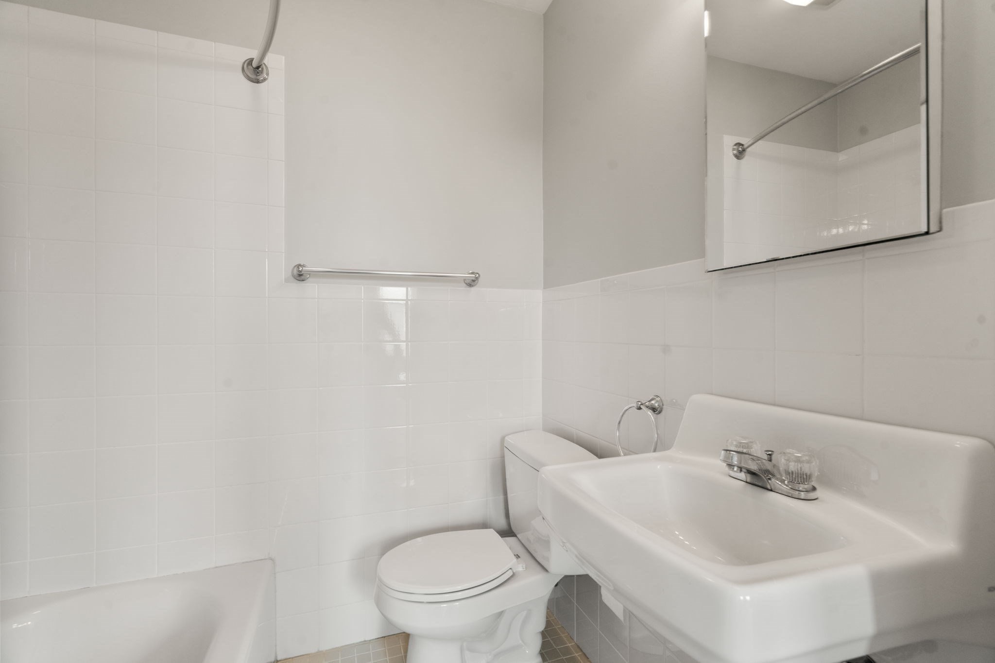 61 Thatcher St # 5a Property Photo 11