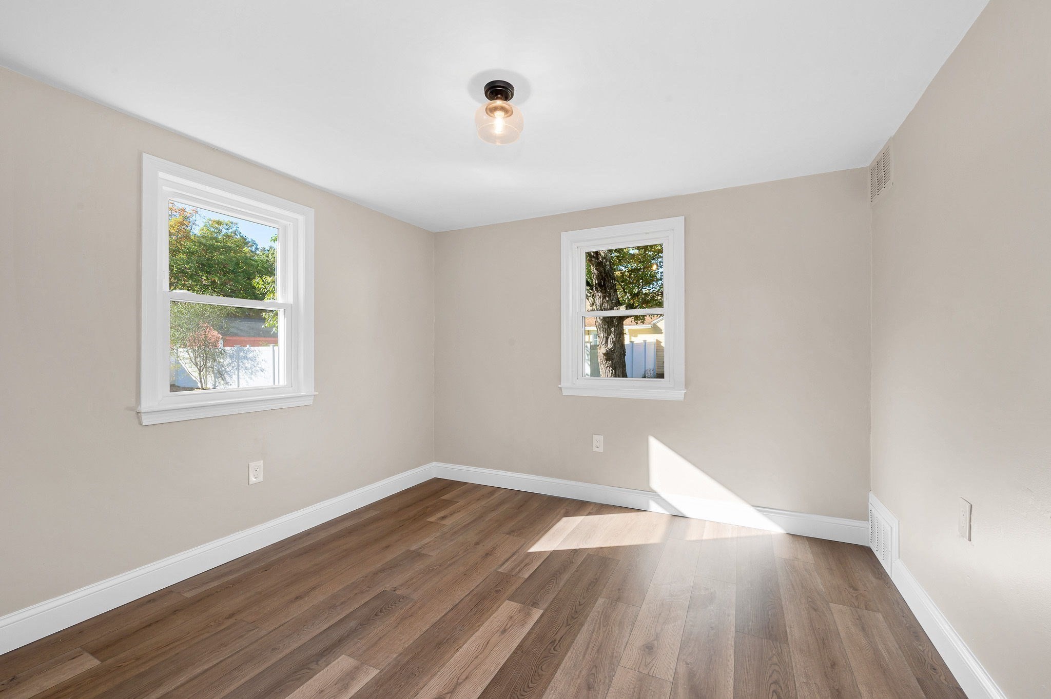 6 Bacon Street Property Photo 16