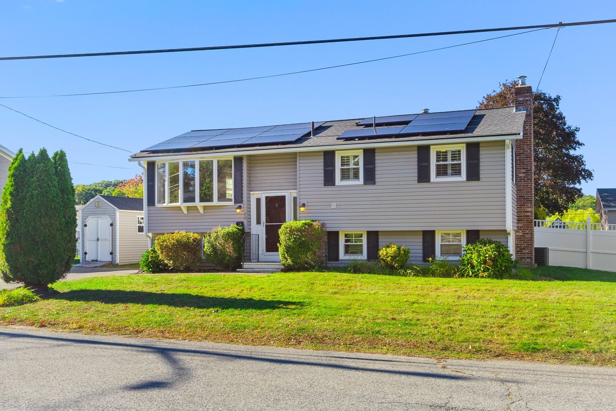 70 Westwind Rd Property Photo 1