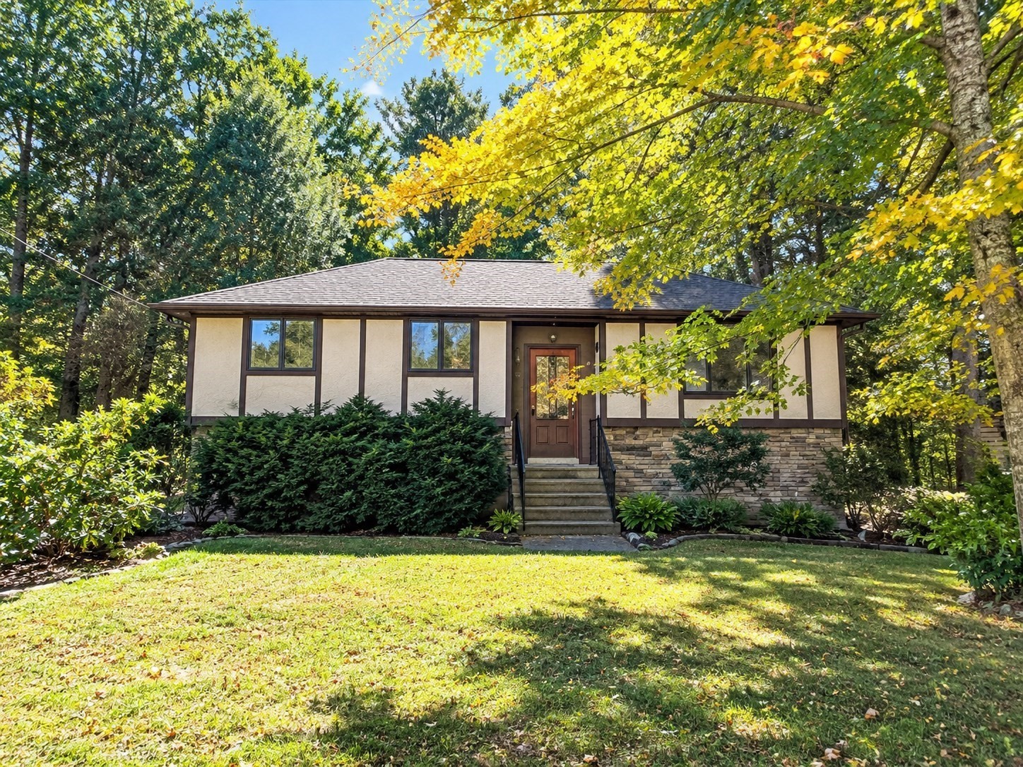 189 Allen Rd Property Photo 1