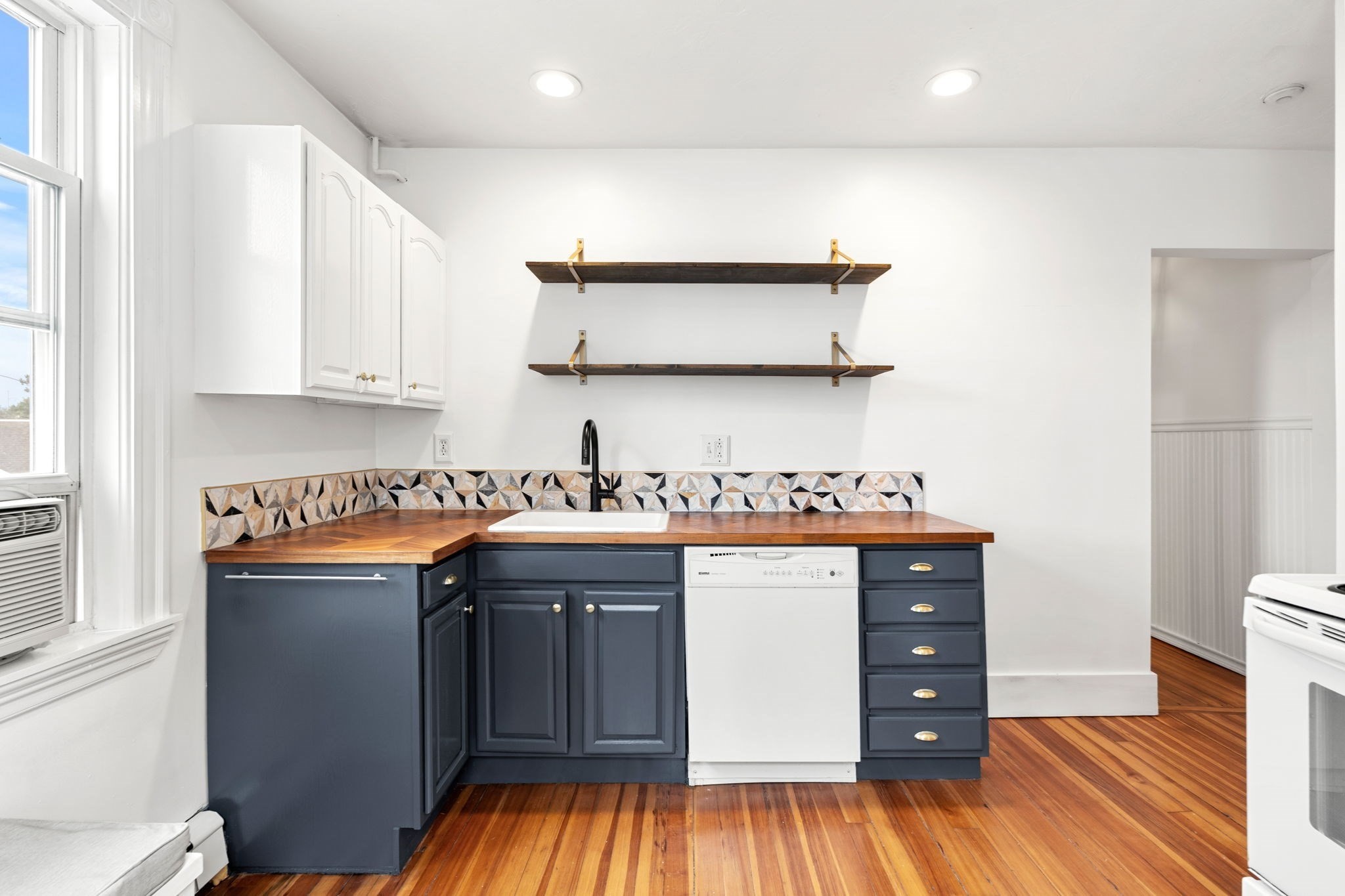 401 Cabot St # 4 Property Photo 6