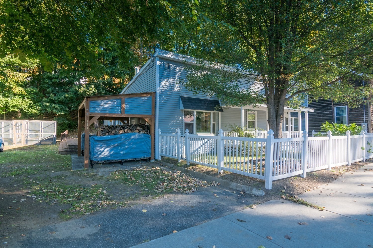 171 Main St Property Photo 3