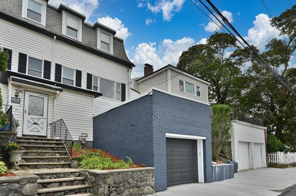 21 Jefferson Ave Property Photo 3