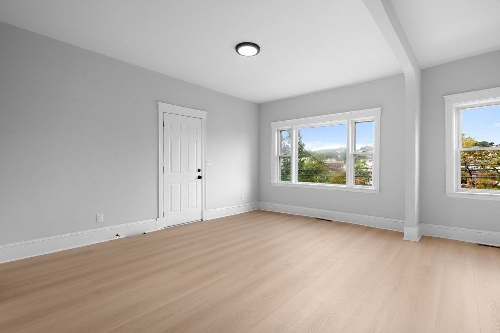 21 Jefferson Ave Property Photo 13