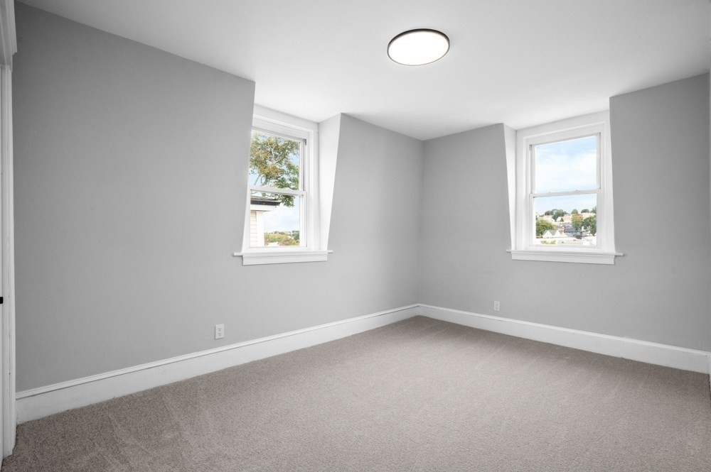 21 Jefferson Ave Property Photo 18
