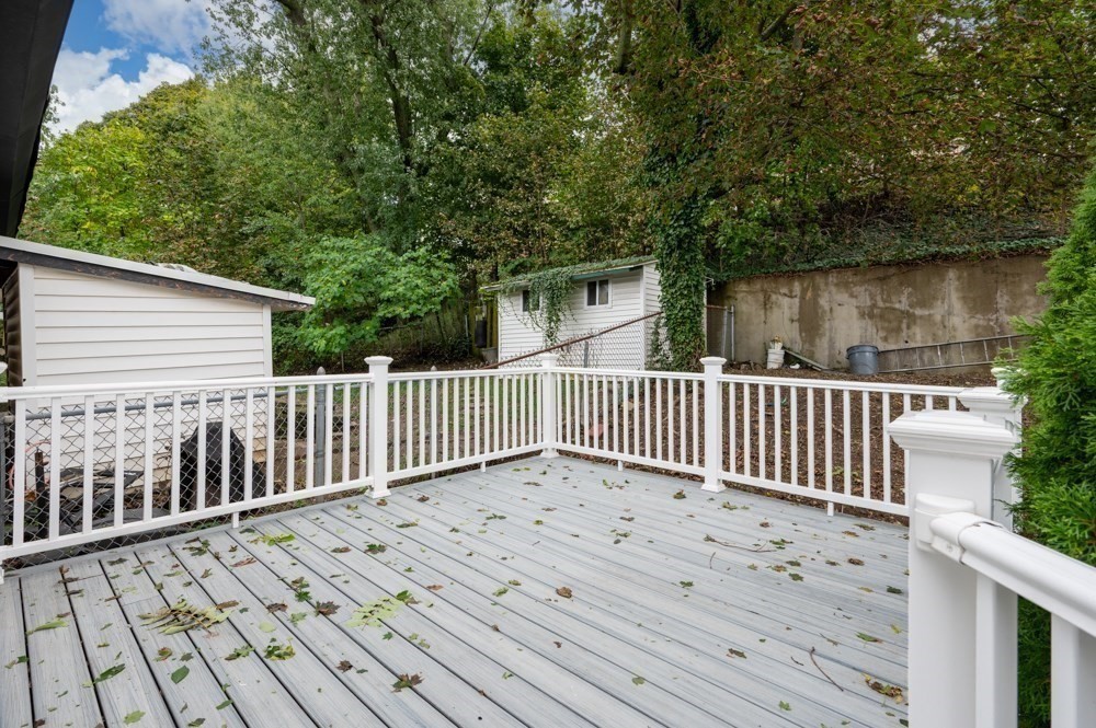 21 Jefferson Ave Property Photo 29