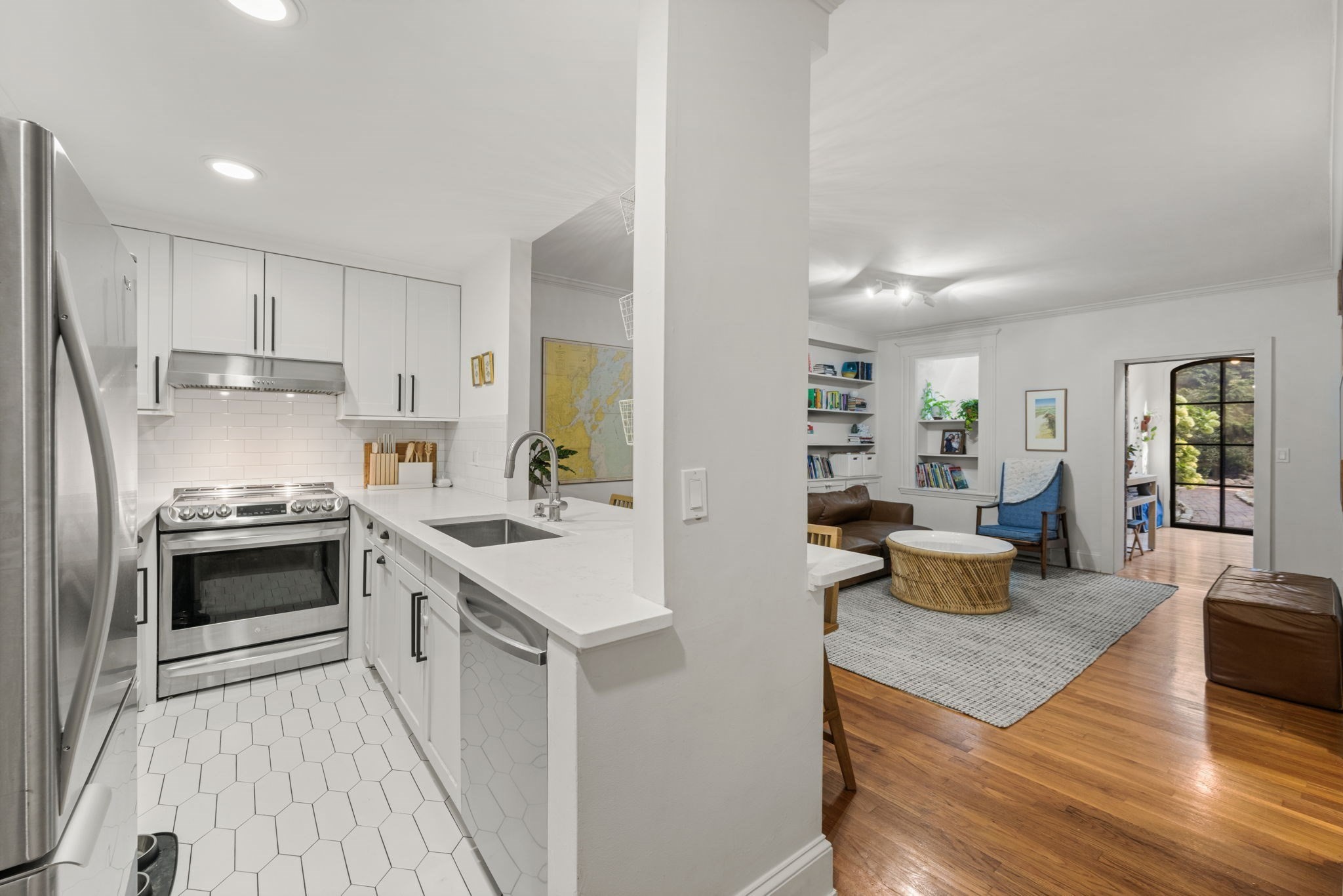 512 Massachusetts Ave # 1 Property Photo 6