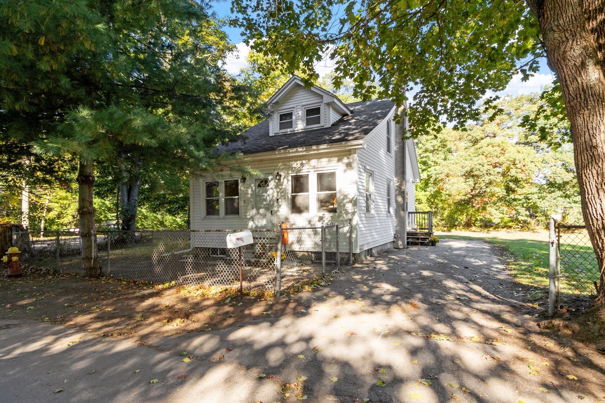 21 Roosevelt Rd Property Photo 1