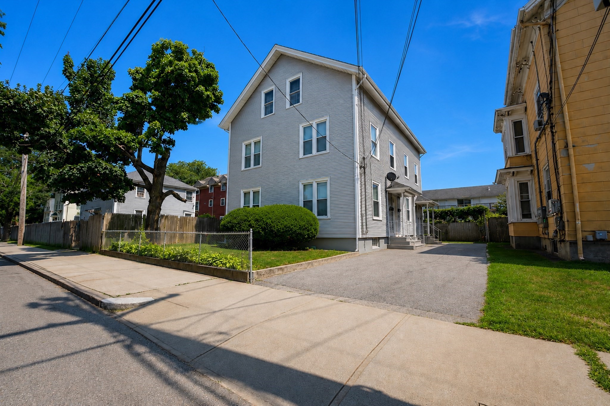 126 Clay St Property Photo 2