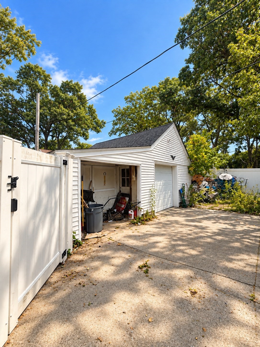 96 Birch St Property Photo 2