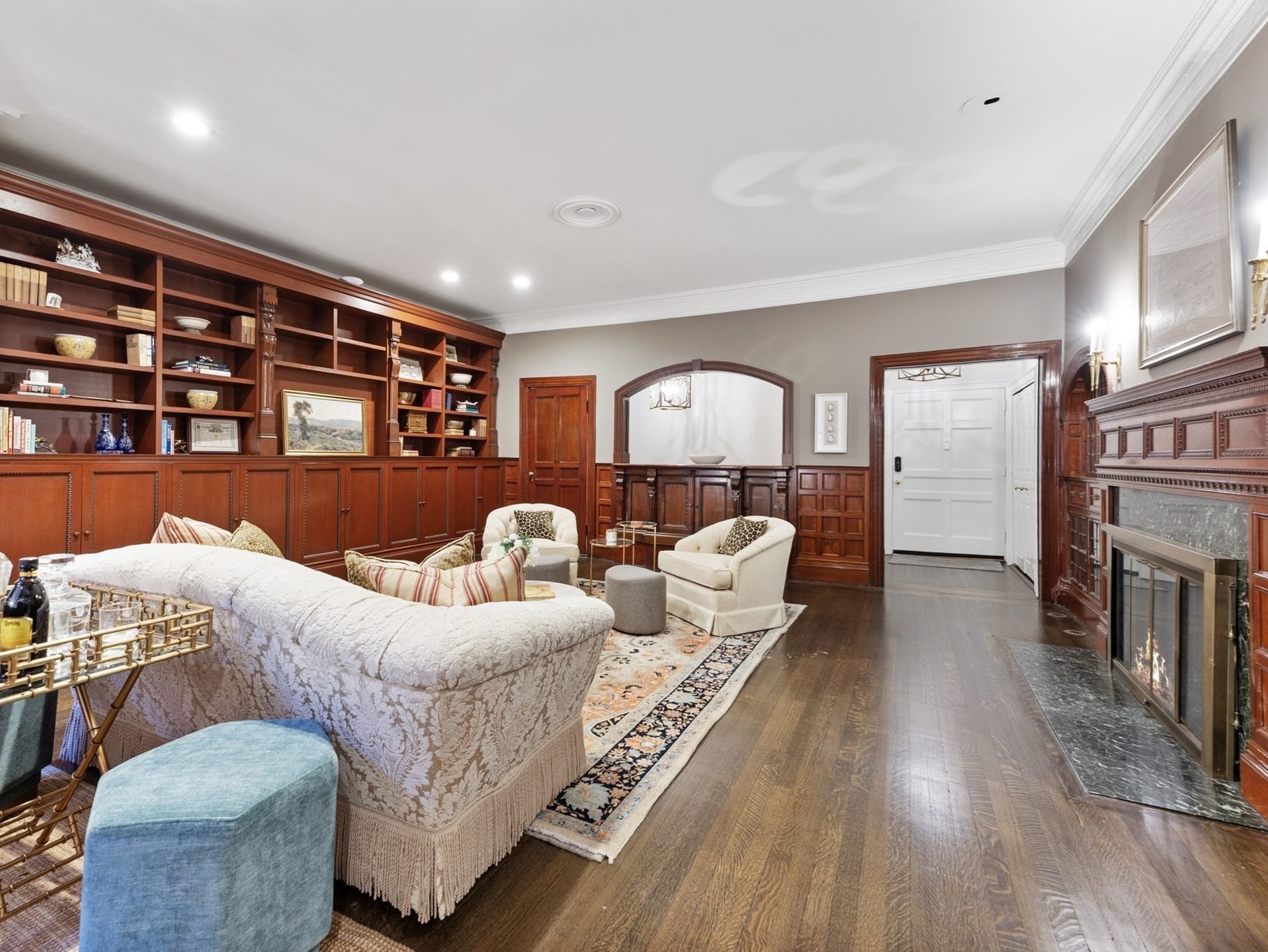 414 Beacon Street Property Photo 8