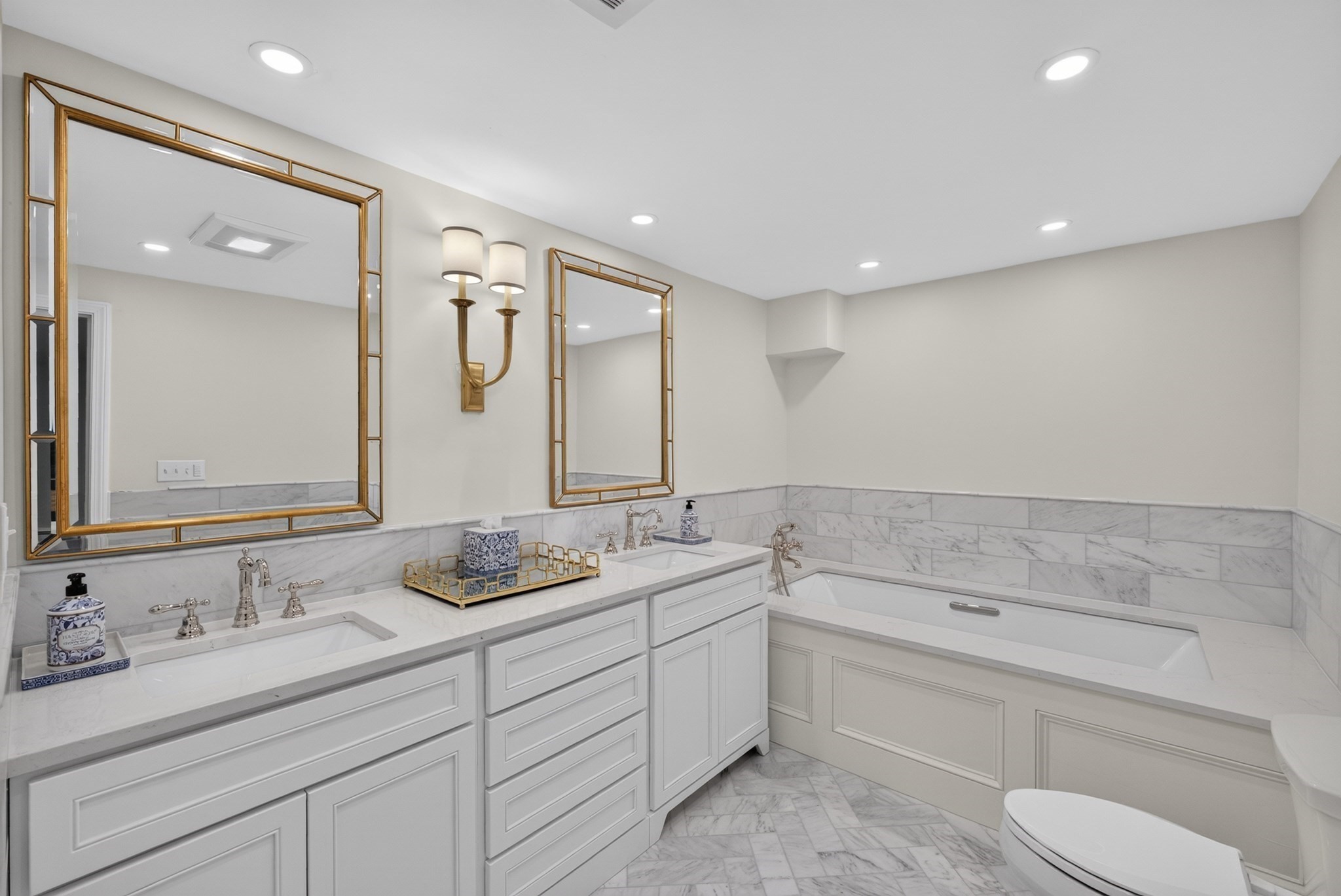 414 Beacon Street Property Photo 12