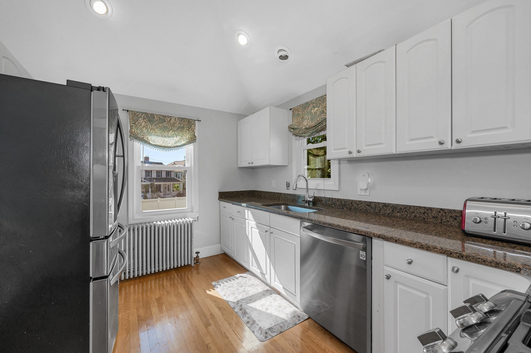 37 Dudley St Property Photo 4