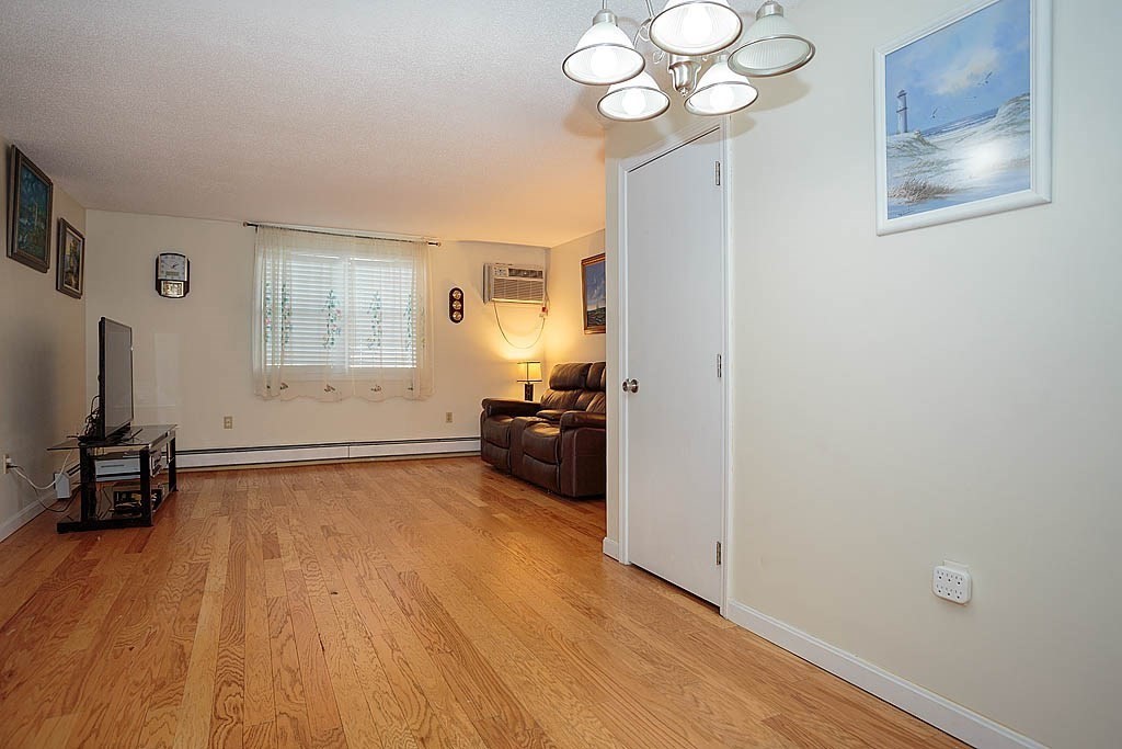 305 Pine St # 6 Property Photo 5