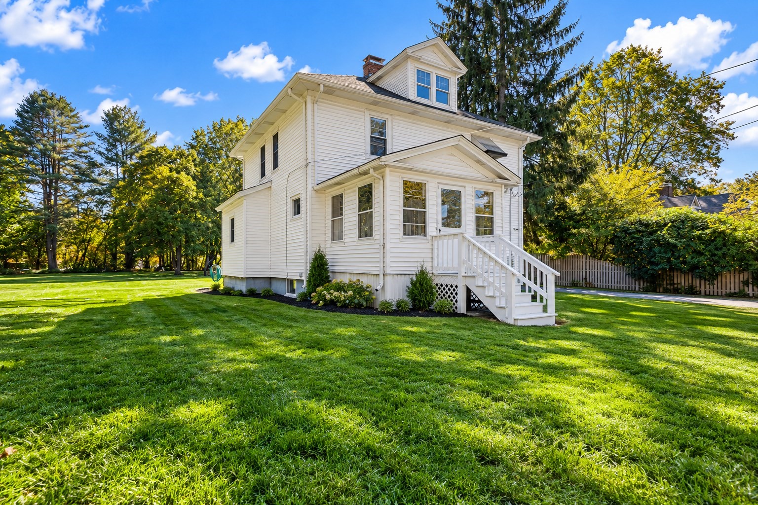 664 East Street Property Photo 1