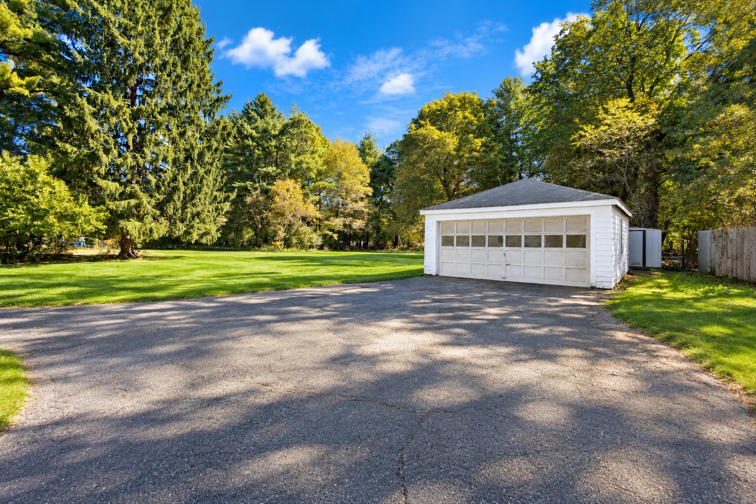 664 East Street Property Photo 4