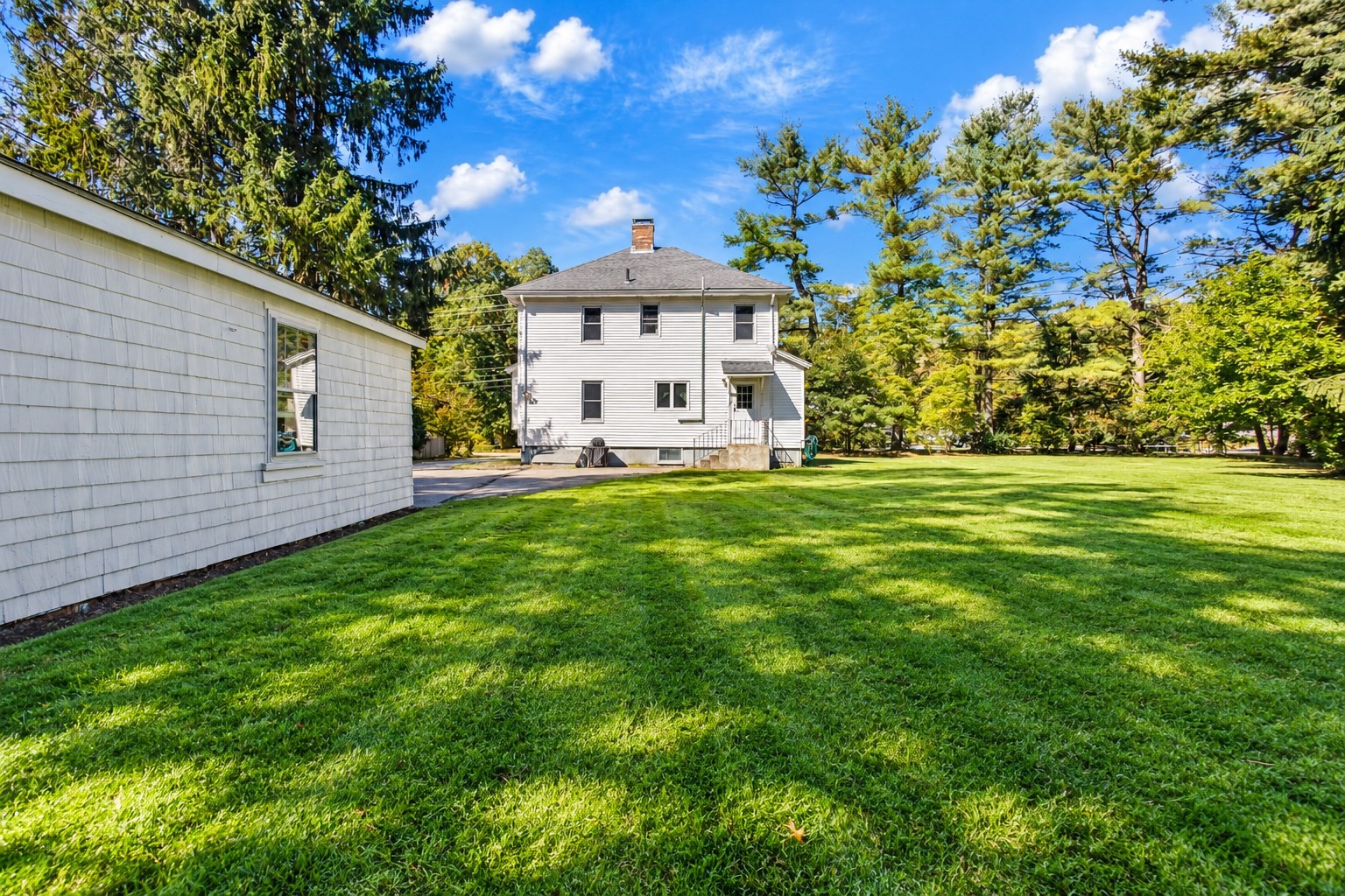 664 East Street Property Photo 8