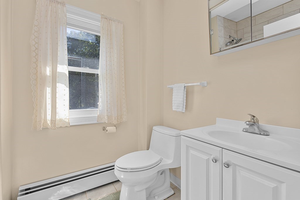 664 East Street Property Photo 31