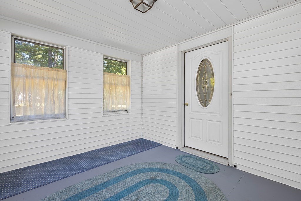 664 East Street Property Photo 32