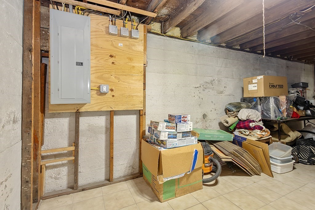 664 East Street Property Photo 34