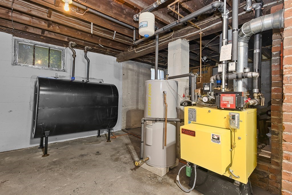 664 East Street Property Photo 35