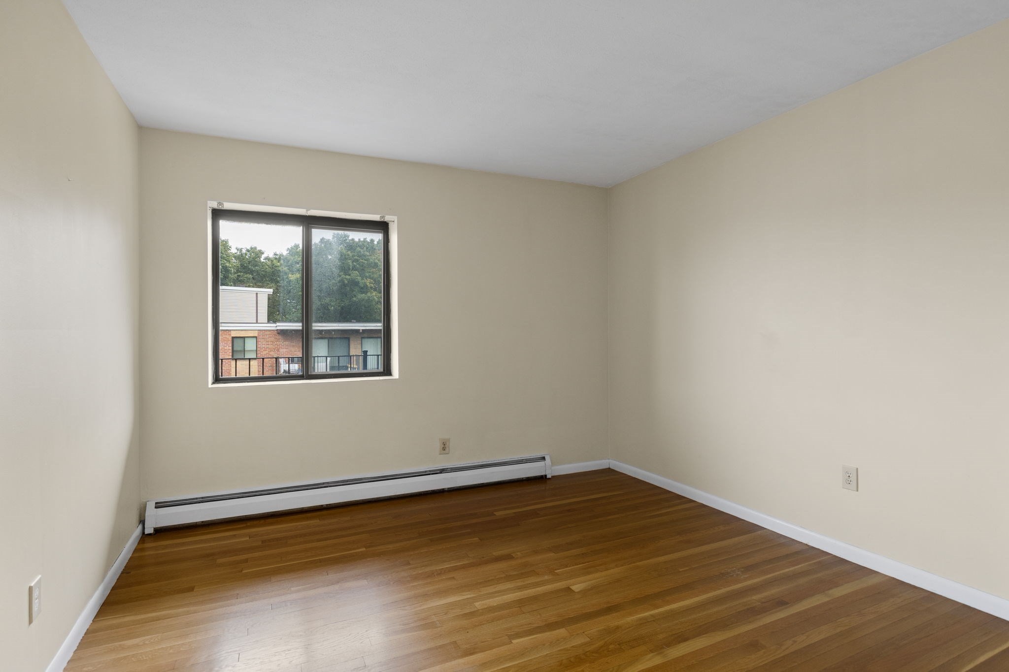 5 Linda Ln # 4 Property Photo 7