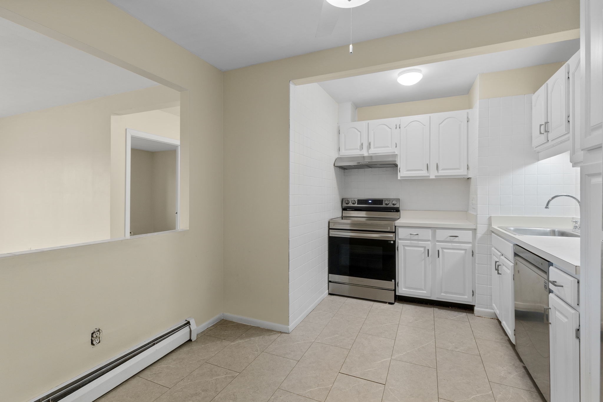 5 Linda Ln # 4 Property Photo 9