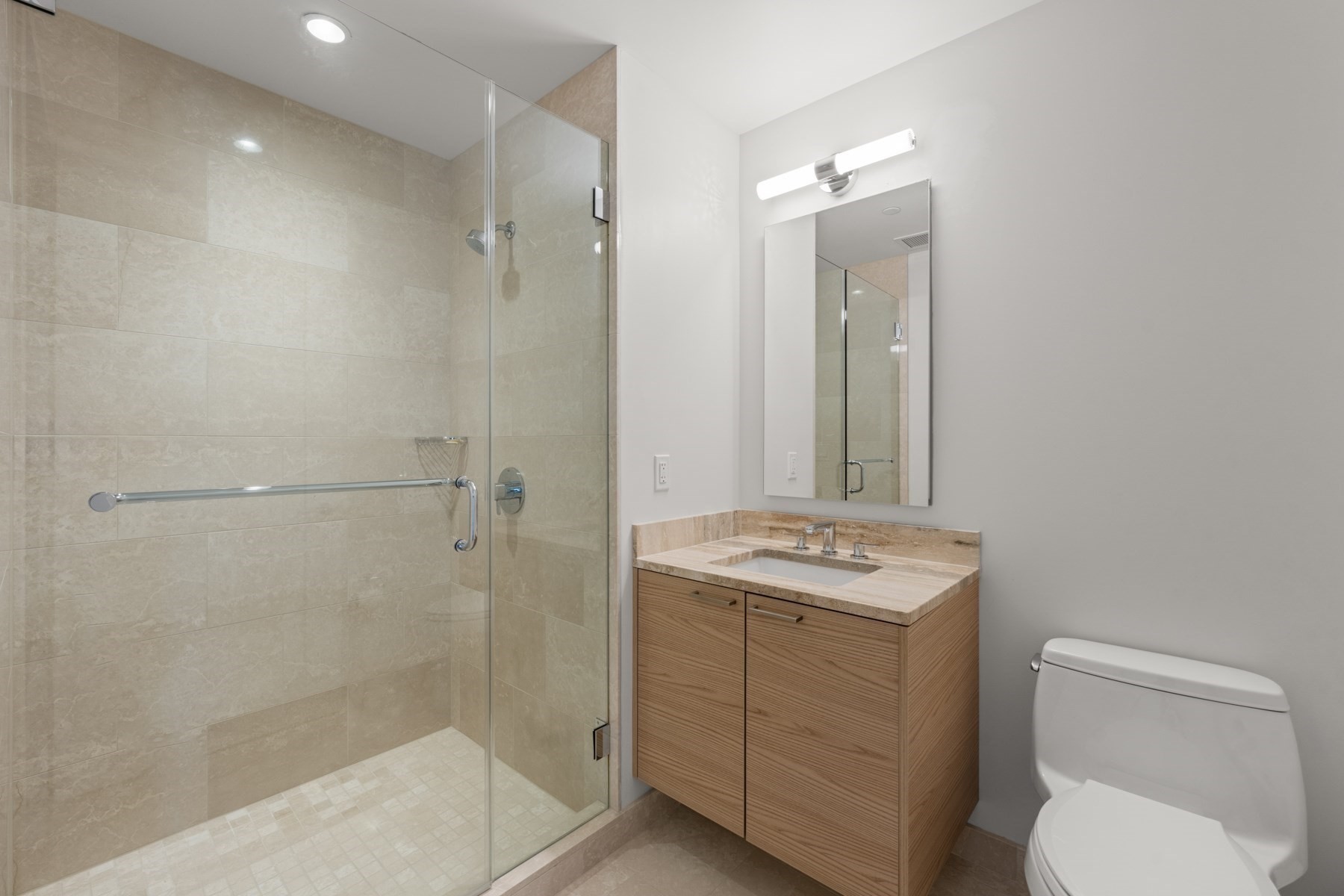 1 Franklin St # 2404 Property Photo 23