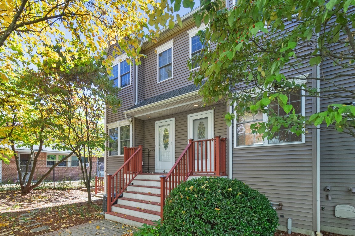 25 Hastings Ave # 3 Property Photo 2