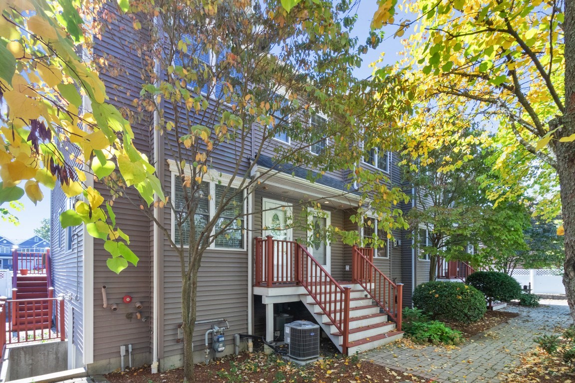 25 Hastings Ave # 3 Property Photo 4