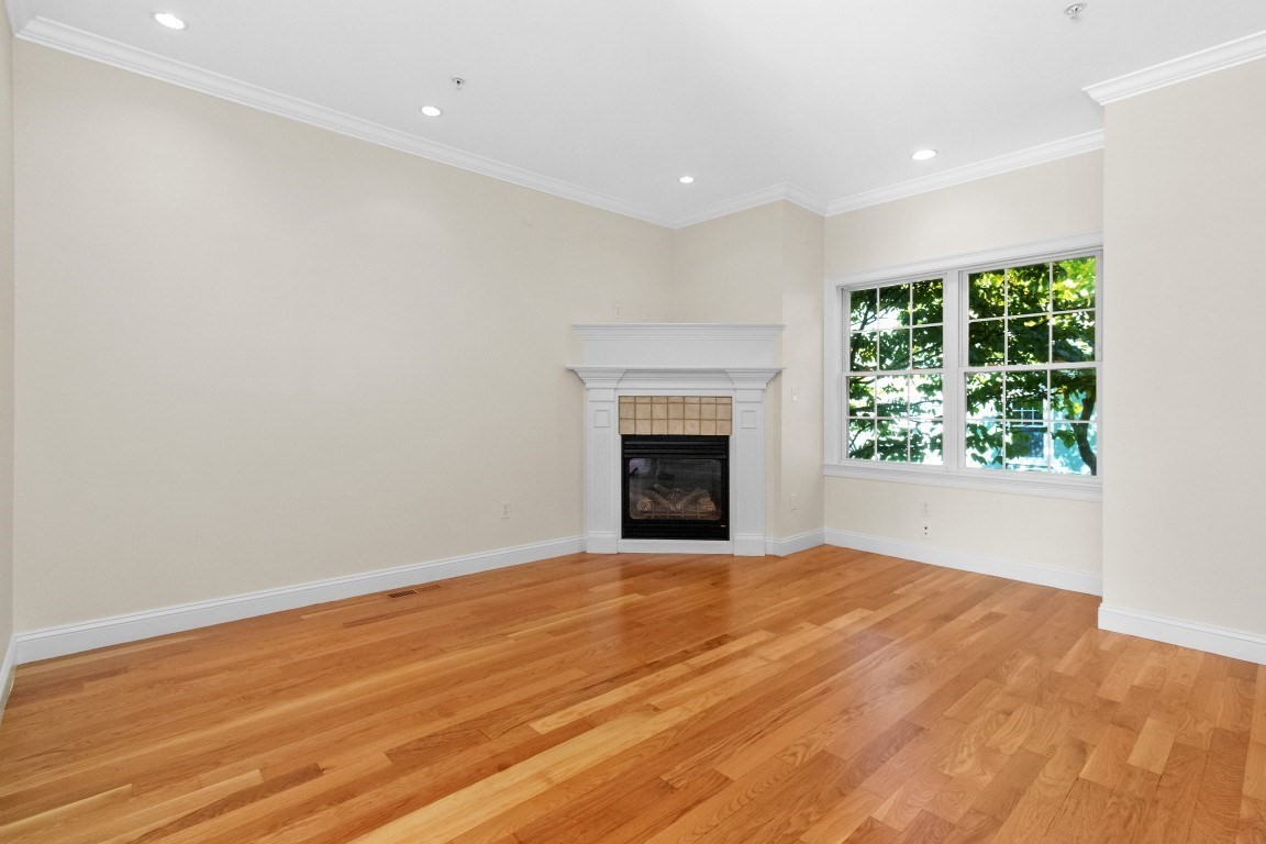 25 Hastings Ave # 3 Property Photo 9