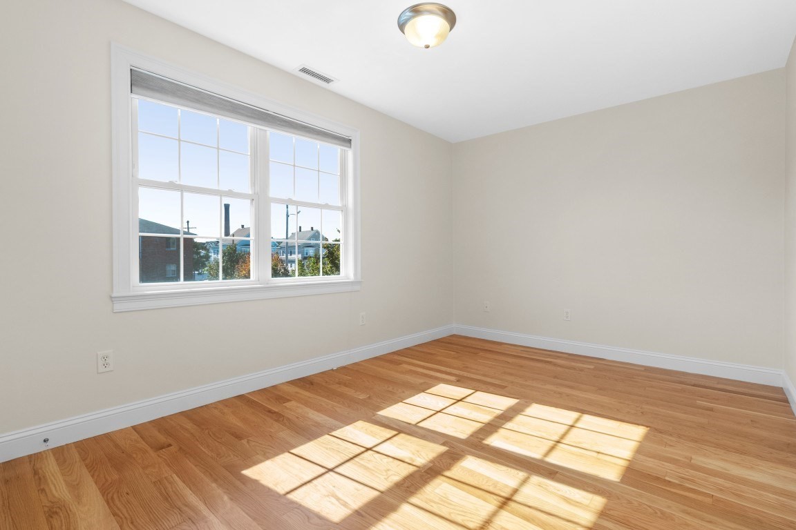 25 Hastings Ave # 3 Property Photo 14