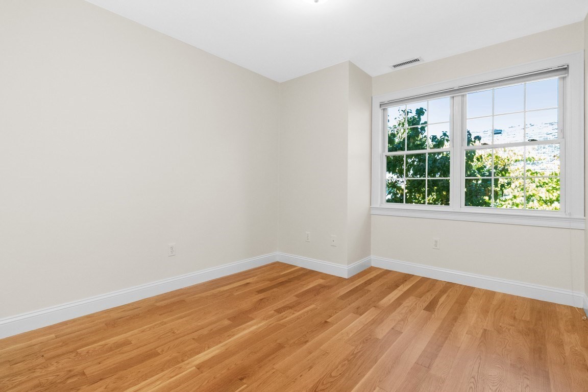 25 Hastings Ave # 3 Property Photo 15