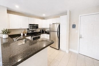 10 Seaport Dr # 2217 Property Photo 2
