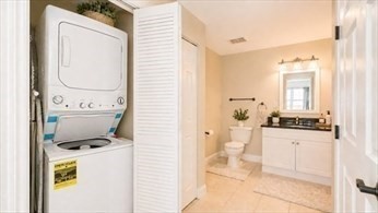10 Seaport Dr # 2217 Property Photo 8