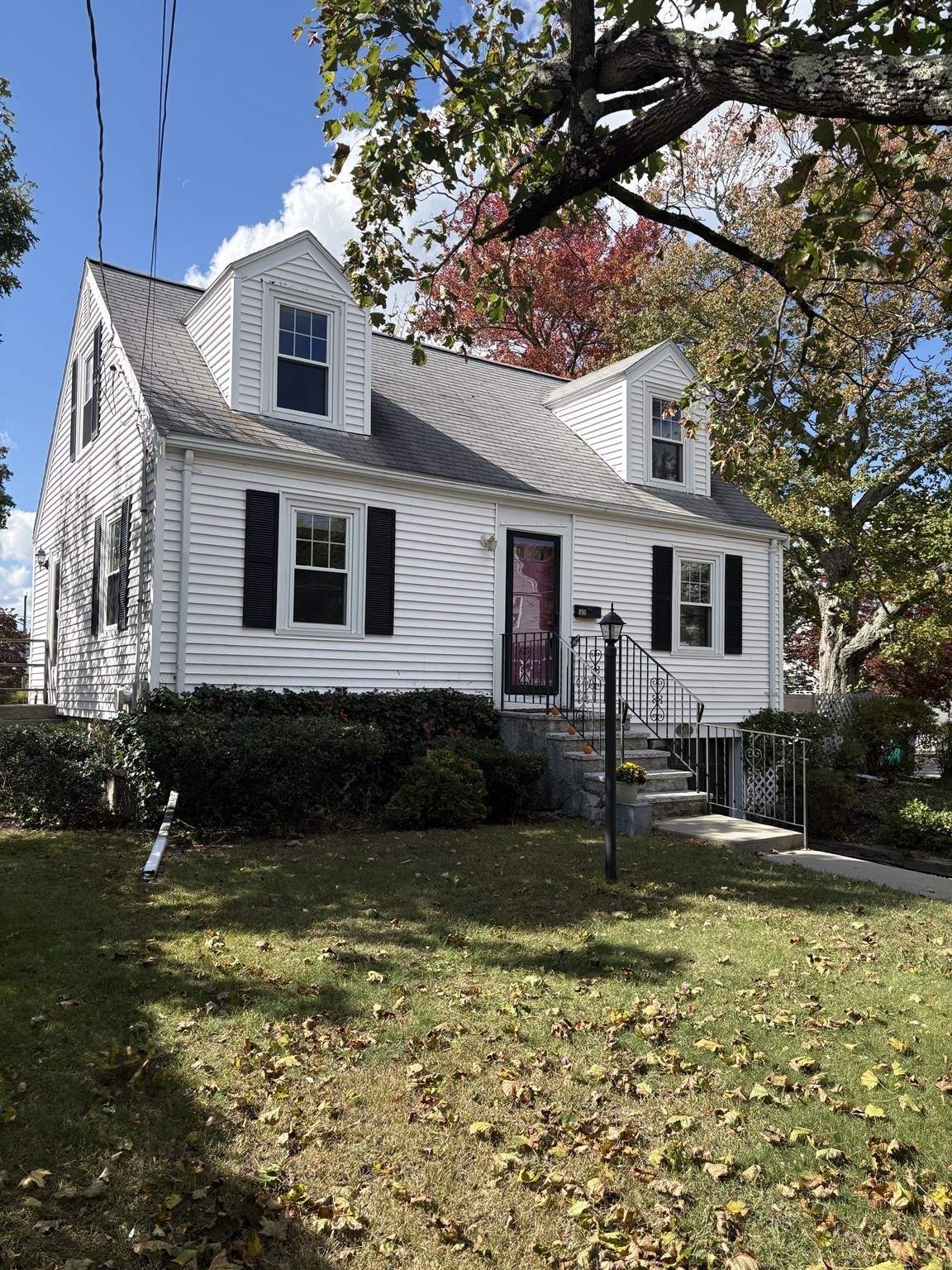 496 Nahatan St Property Photo 1